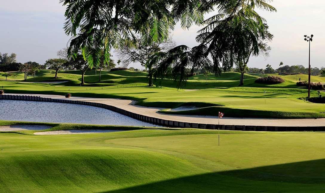 Dusit Thani Laguna Singapura Luaran gambar Golf course at the Royal Golf Club
