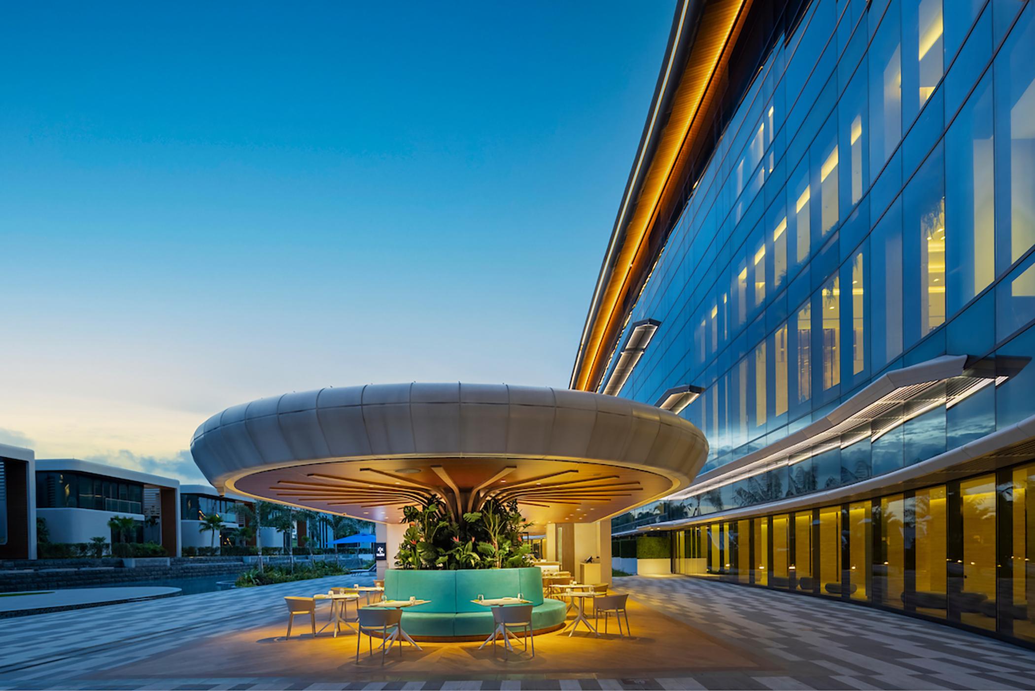 Dusit Thani Laguna Singapura Luaran gambar The "Tree" at the heart of the campus